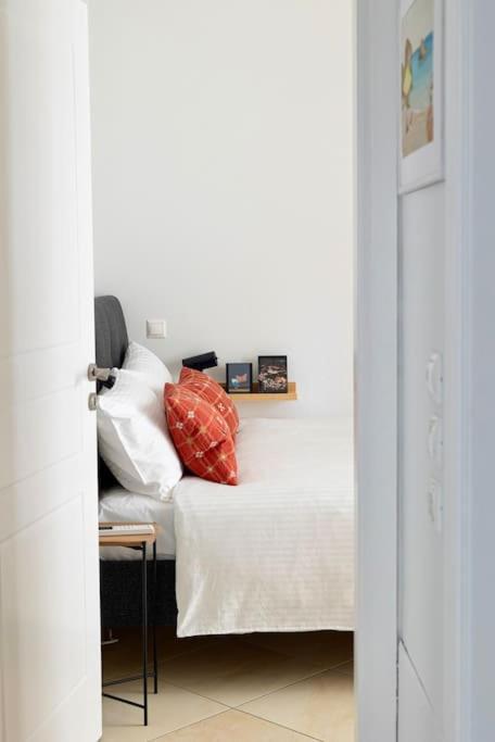 Elegant Apt 50Meters Close Acropolis Atenas Exterior foto